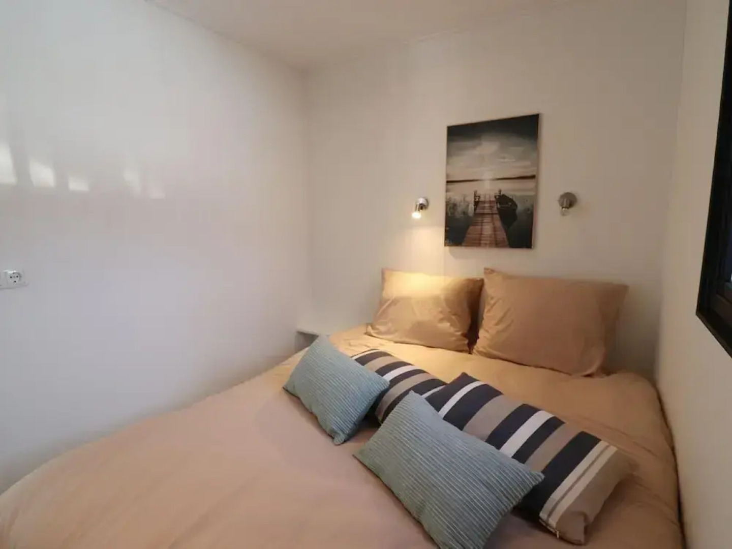 Houseboat in Lemmer With Harbor Views