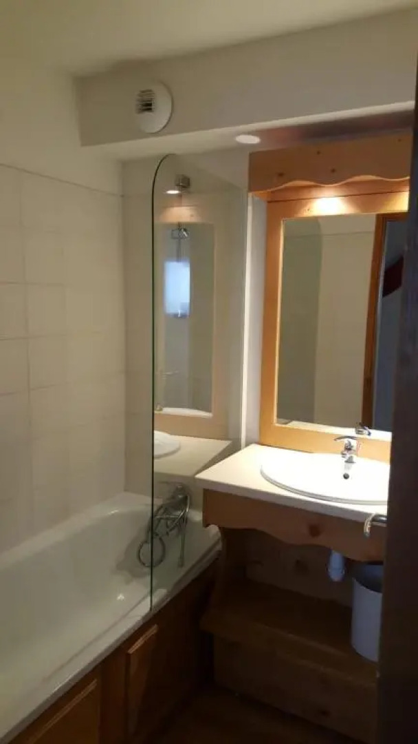 Skis Aux Pieds Station 1800 Dame Blanche