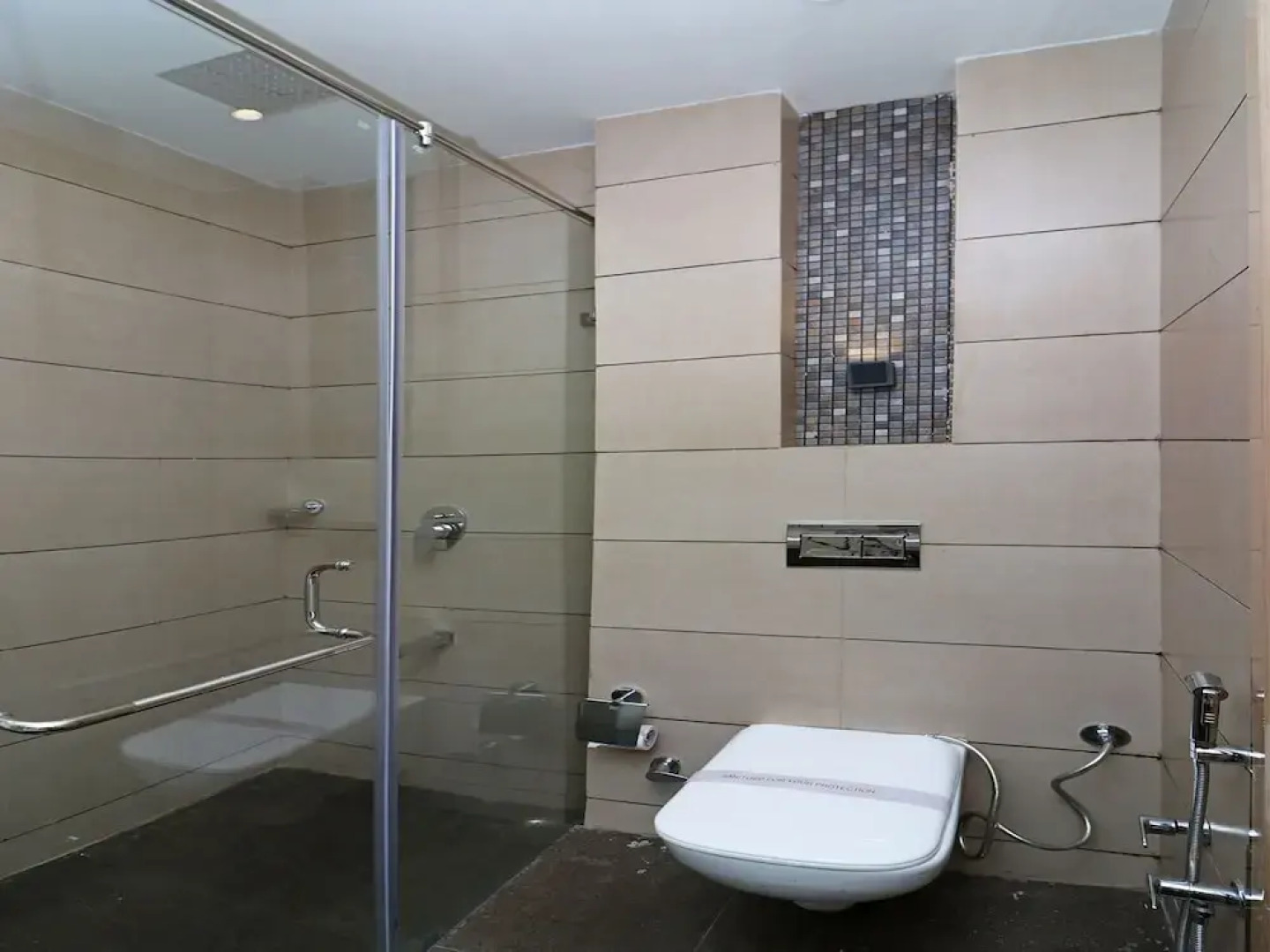 OYO 13616 Hotel Gala Galaxy