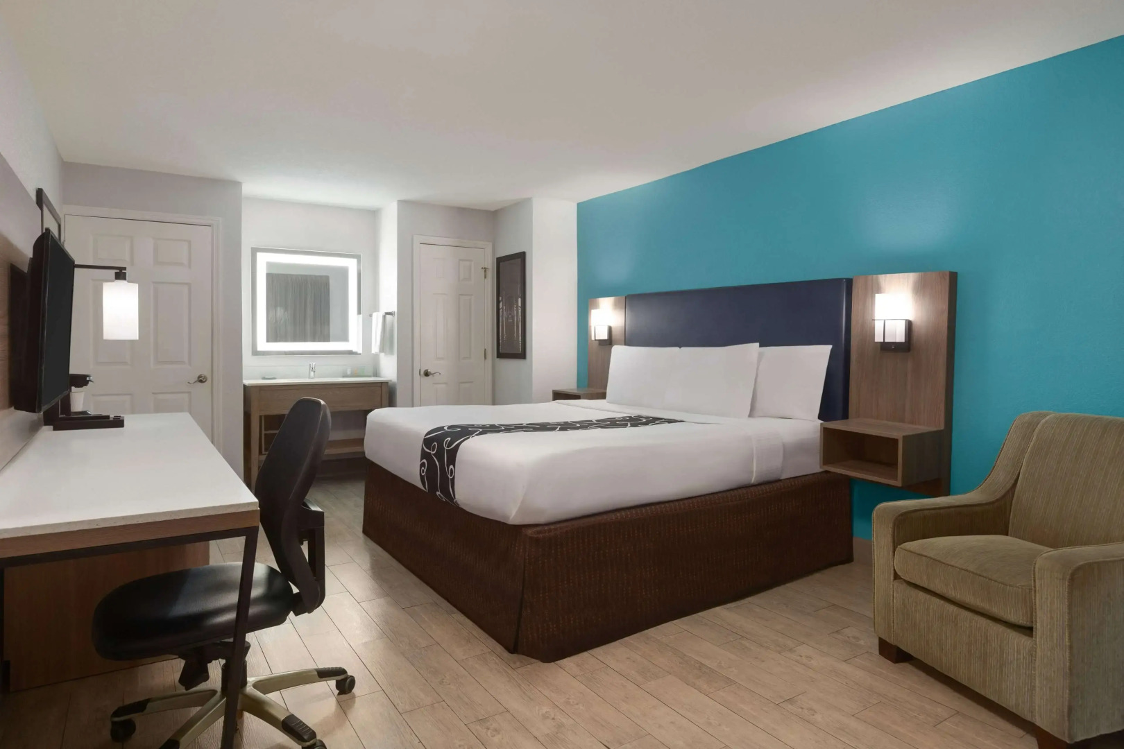 La Quinta Inn & Suites by Wyndham Oceanfront Daytona Beach