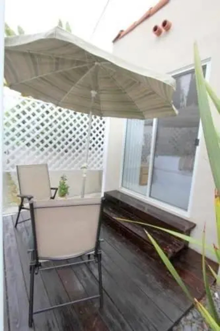 Adorable West Hollywood One-Bedroom Apartment