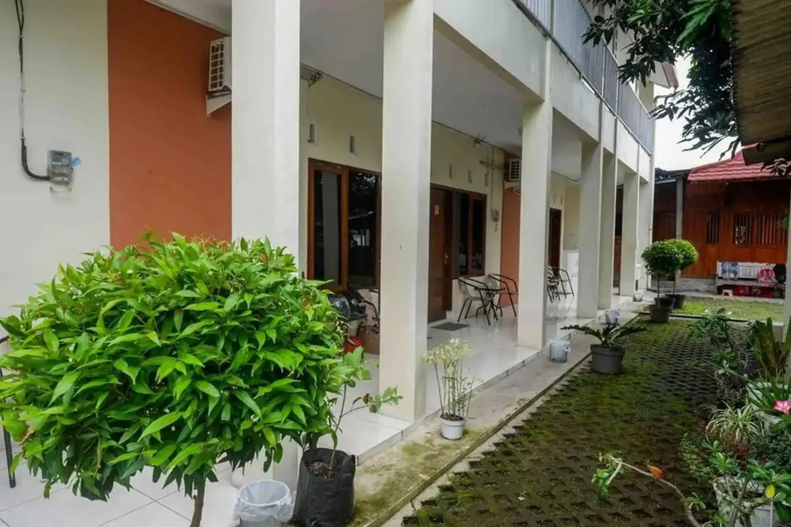Oyo 2914 Teratai Guest House