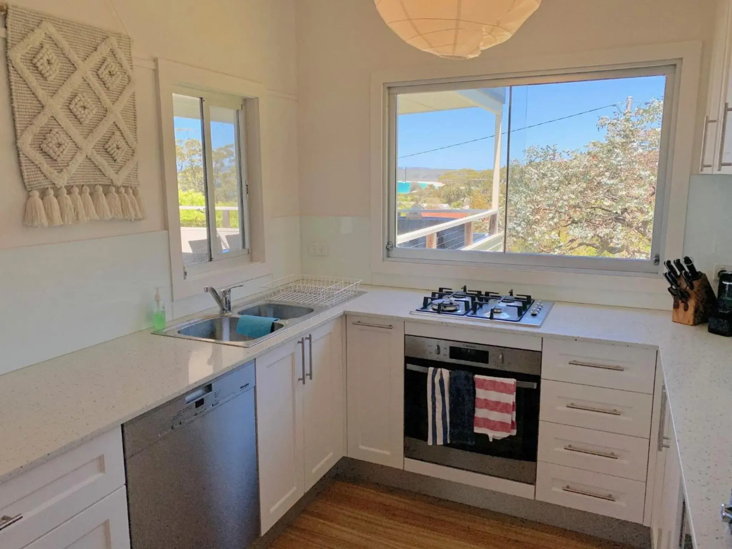 Unwind at Hyams Beach 4pm Check Out Sundays