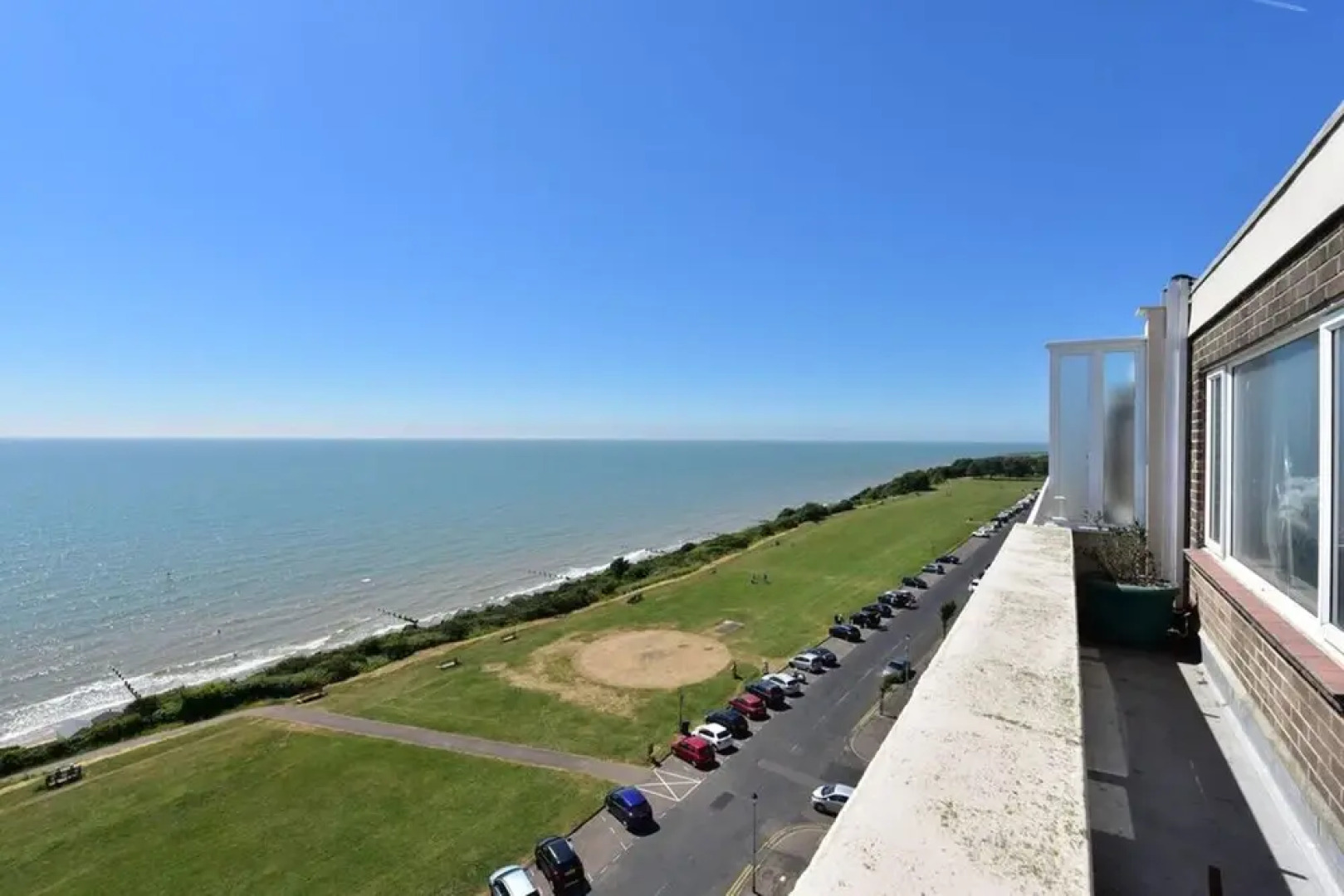 Stunning Penthhouse apt