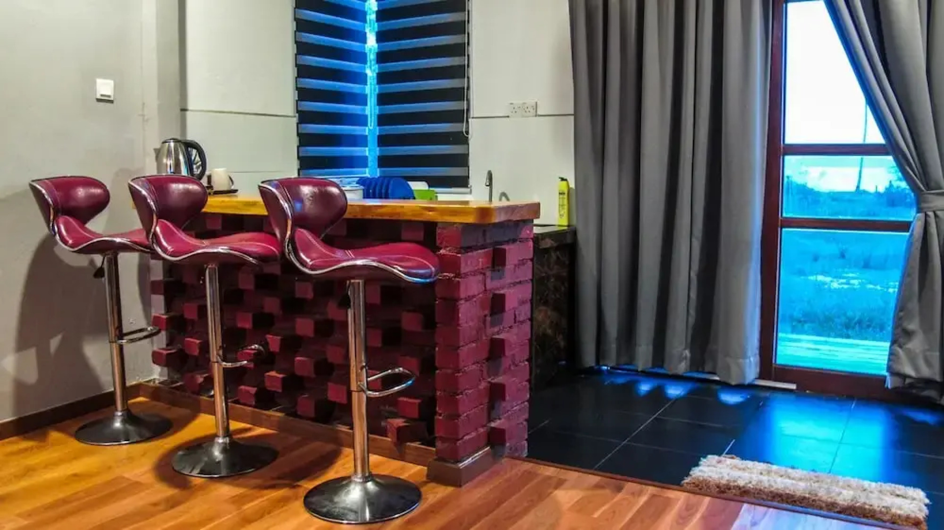 Multaqa Suite & Residence