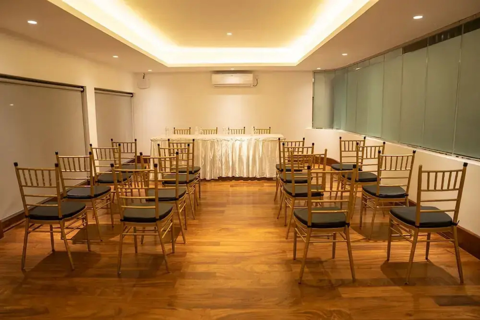 KYNROCK Airport Hotel