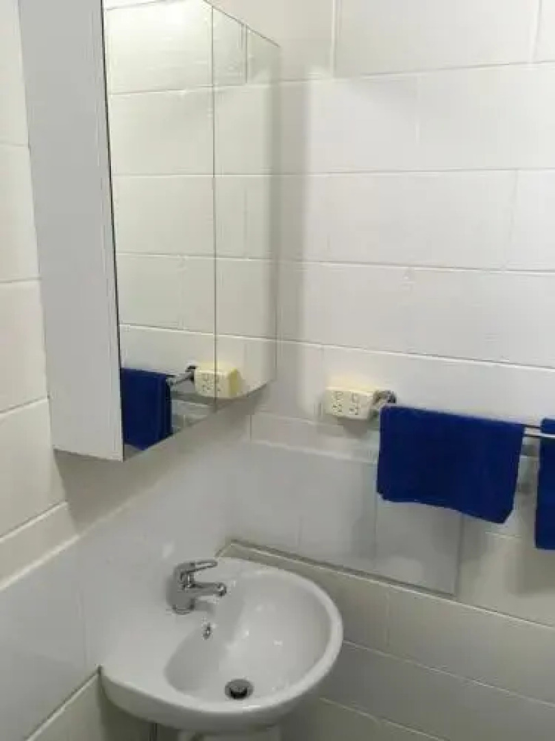 Ash’s Holiday Units