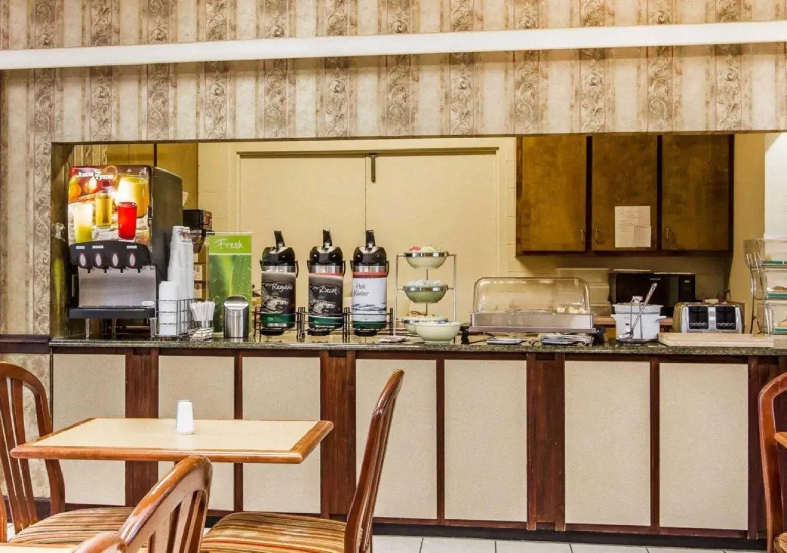 Executive Inn & Suites