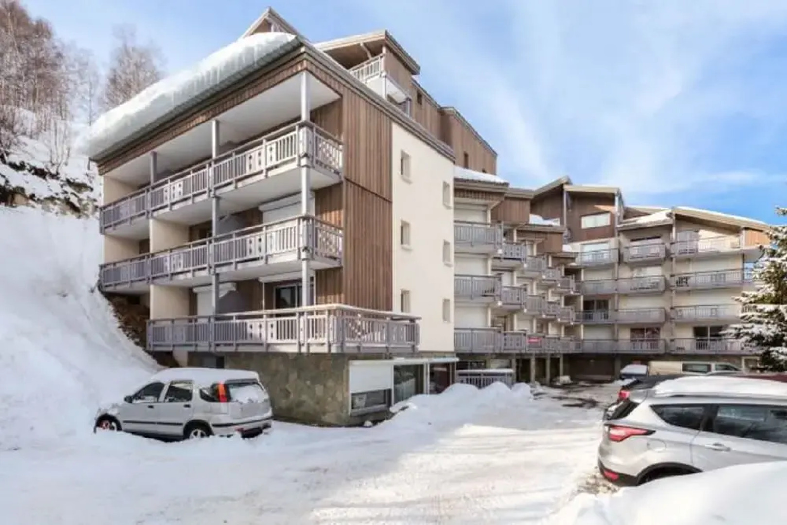 Studio in Les Deux Alpes, With Wonderful Mountain View and Terrace - 400 m From the Slopes