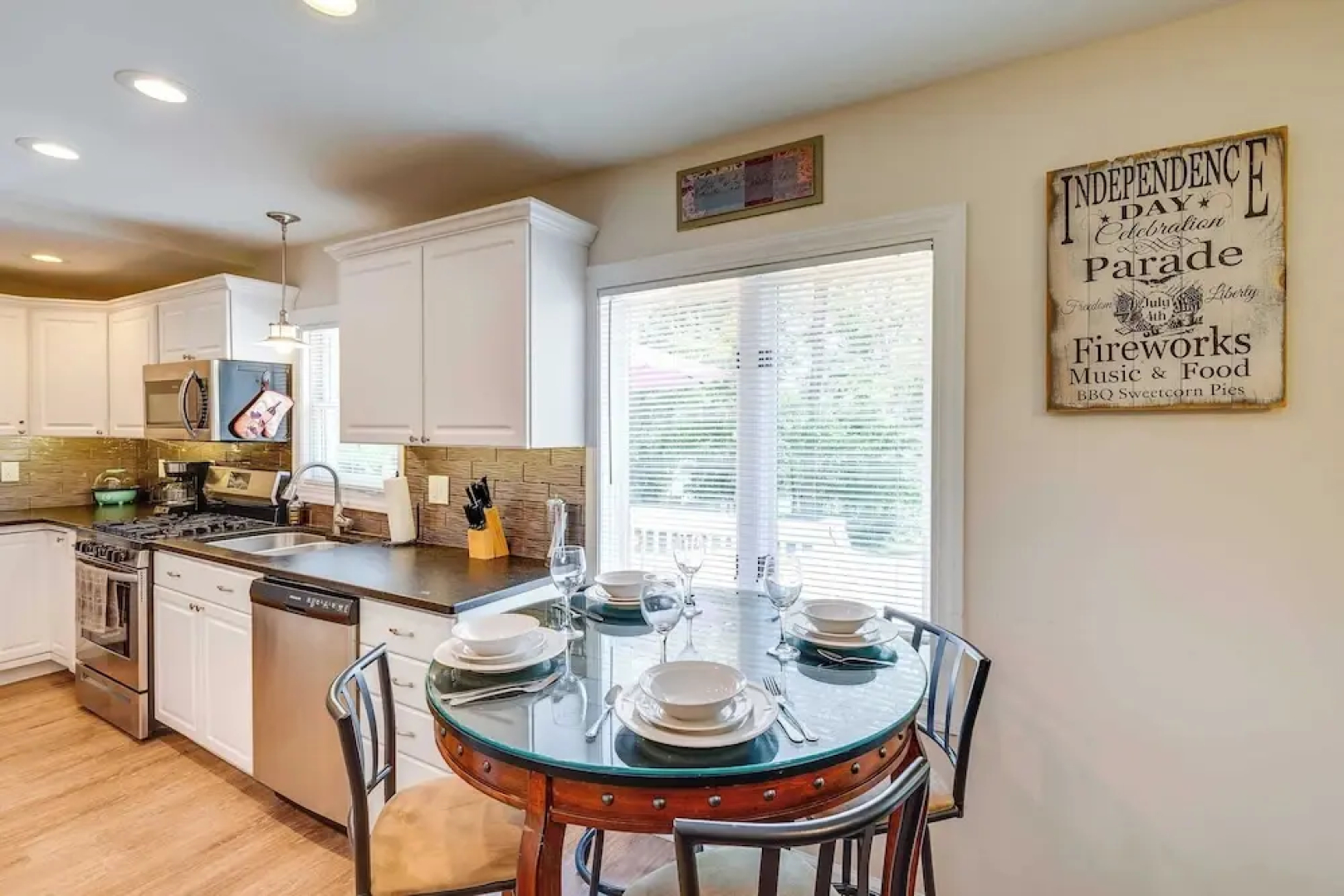 Lakeview Lodge - Stay for 6