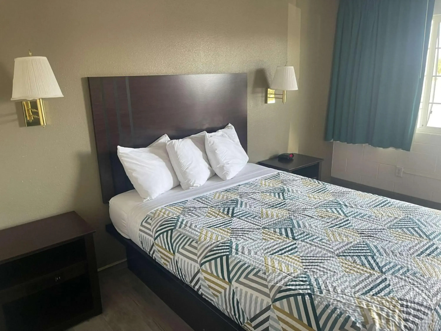 Motel 6 Hermison, OR - Umatila