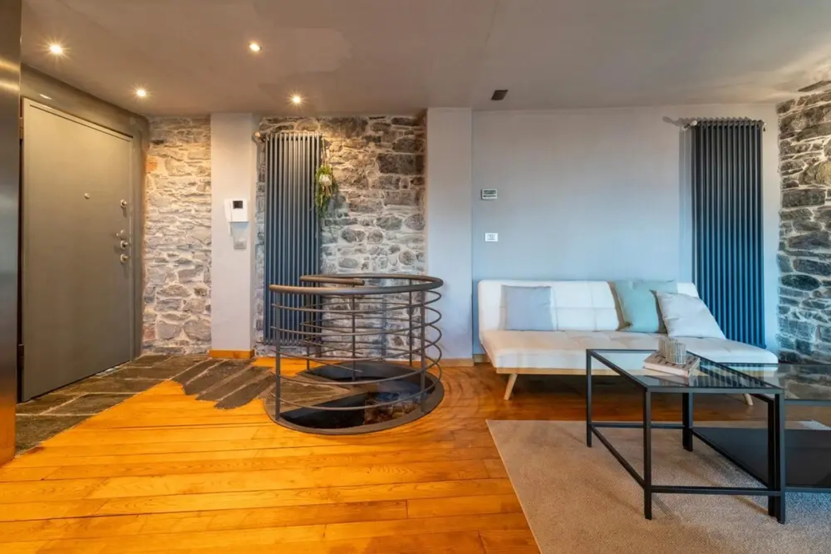 Petra Apartment in Civenna by Wonderful Italy