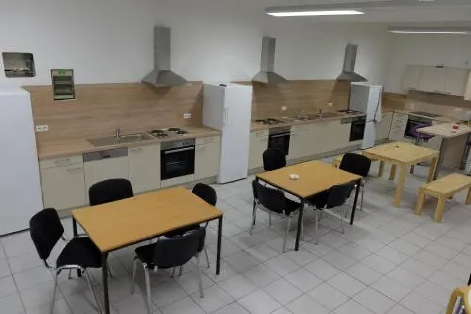 Montagehotel Bed  Steel