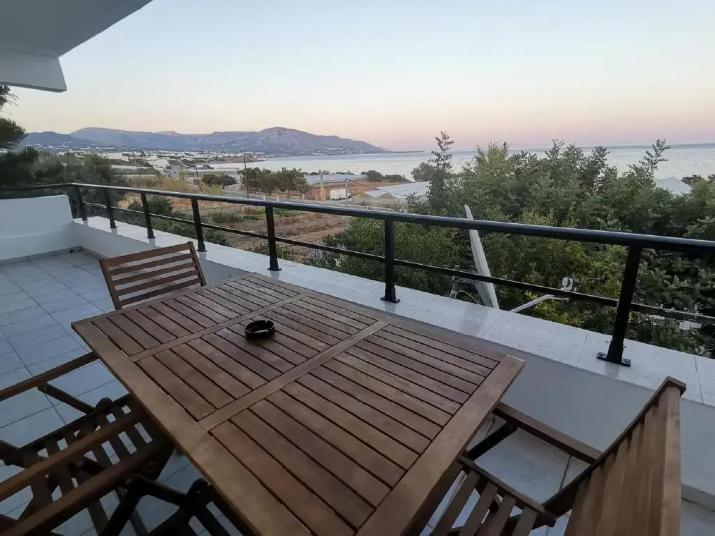 Peter & Paul Seaview House Private Parking, A/C