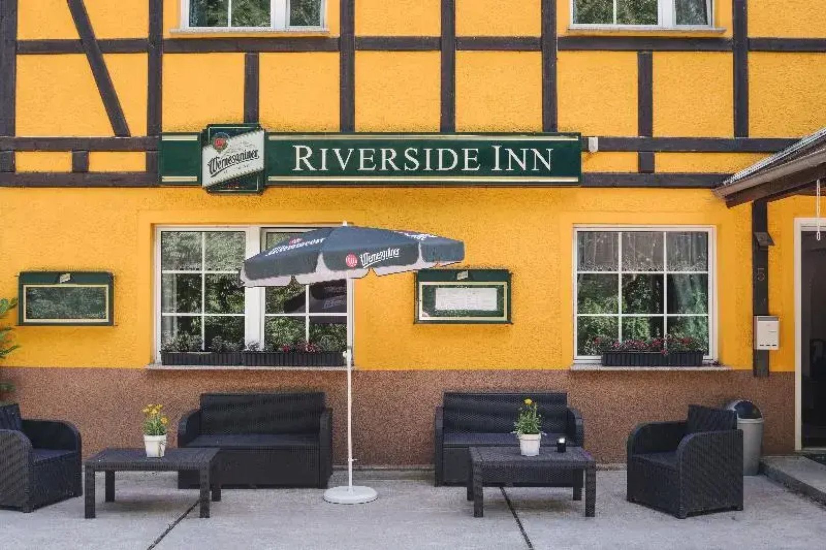 Riverside Inn