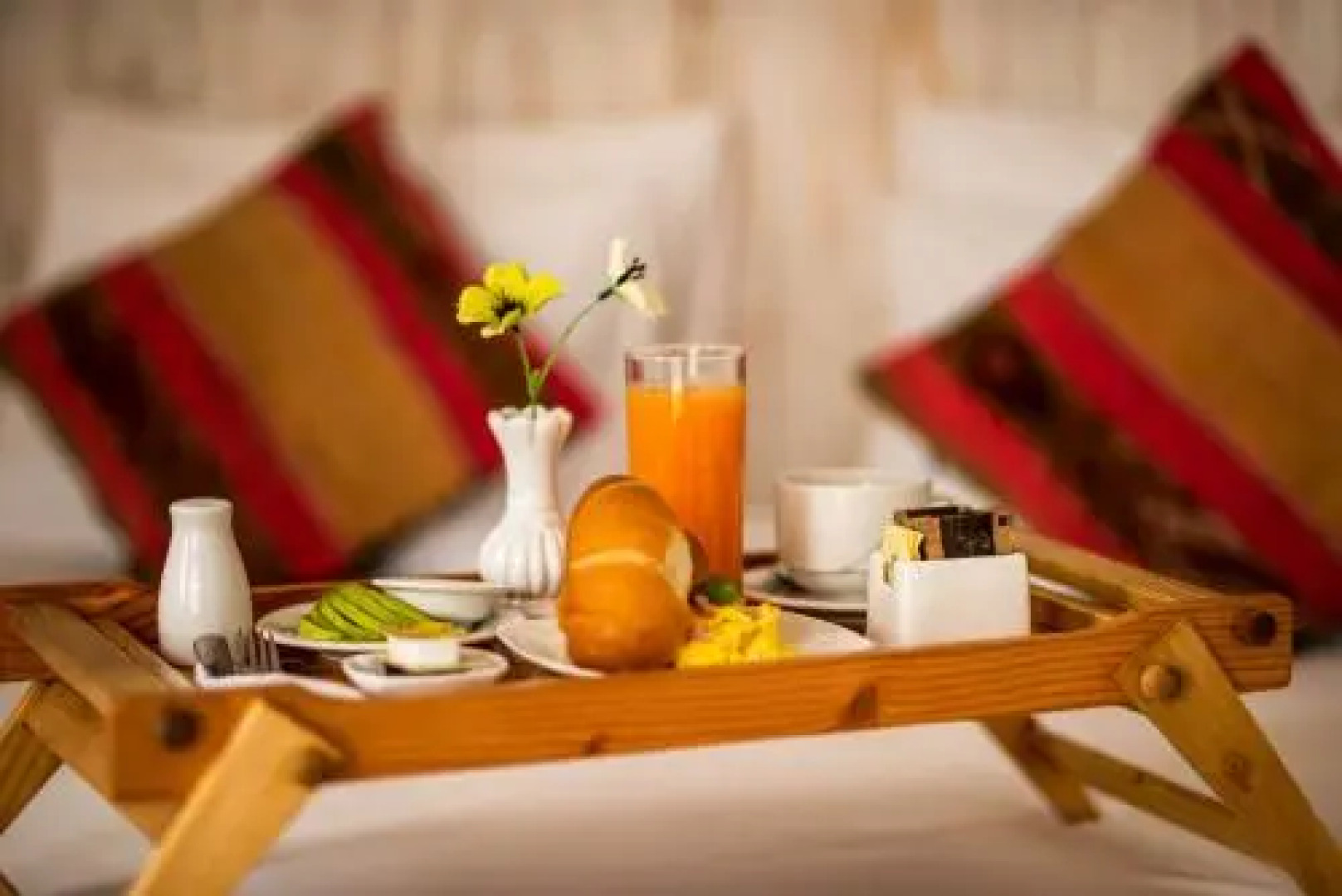 El Encanto Lodge & Suites