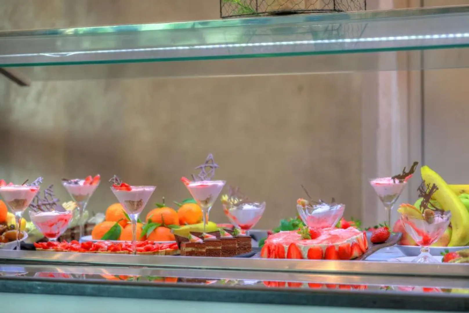 Hôtel Lac Léman, LES BERGES DU LAC