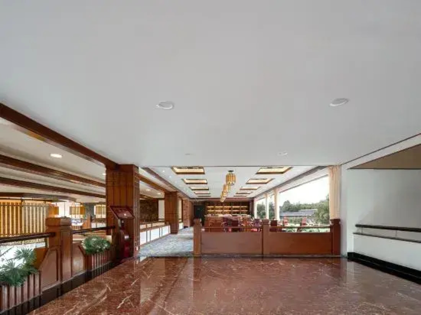 Ze Lin Hill-view Hotel