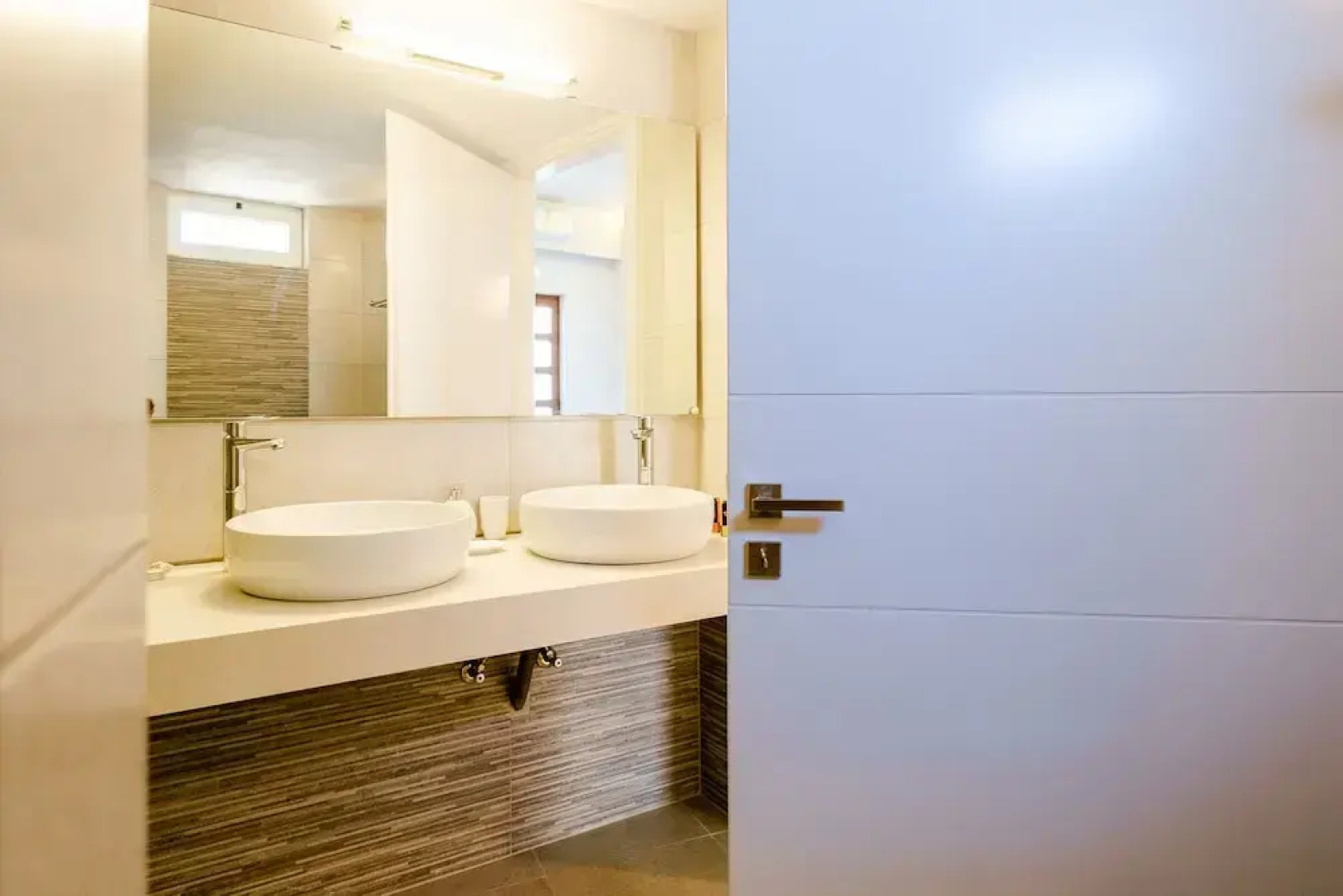 Cozy Home close to old Port Sea Front & Parking