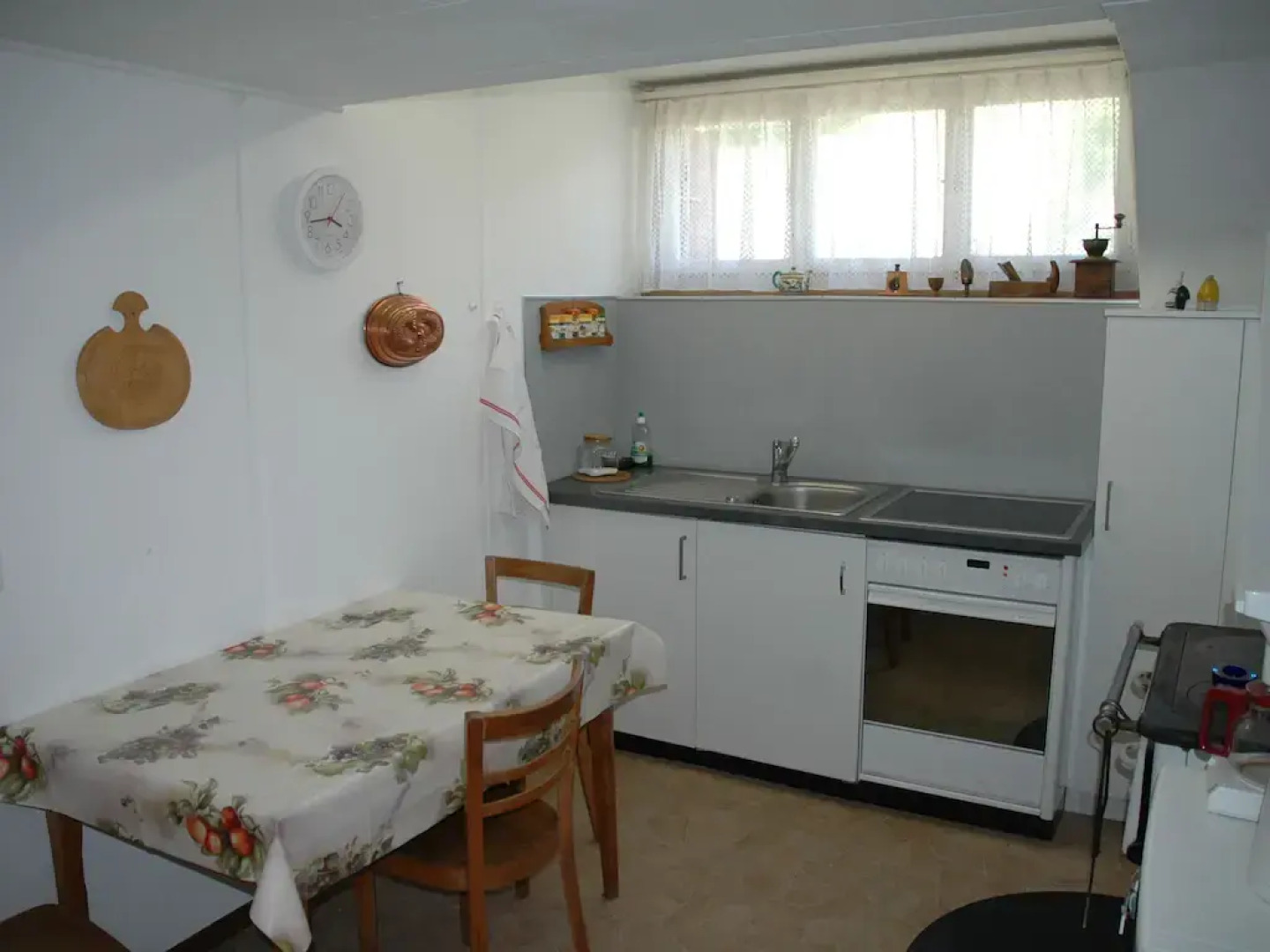 Charming Chalet Near Trails