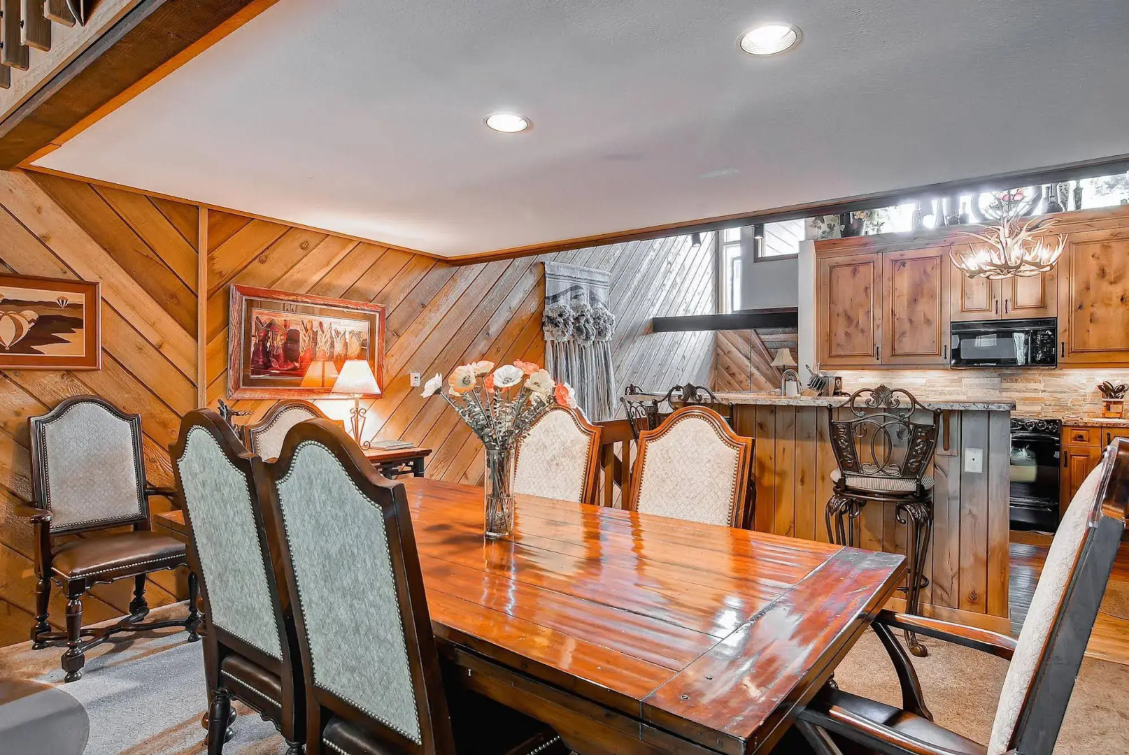 Ridgepoint Townhomes by East West Hospitality