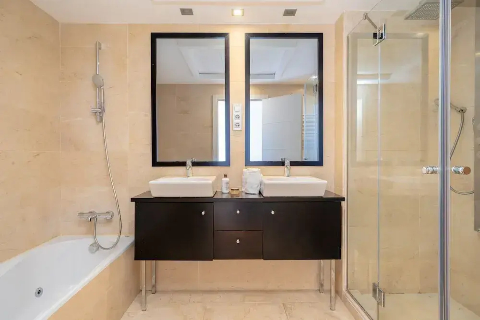 First Line House Casares del Mar