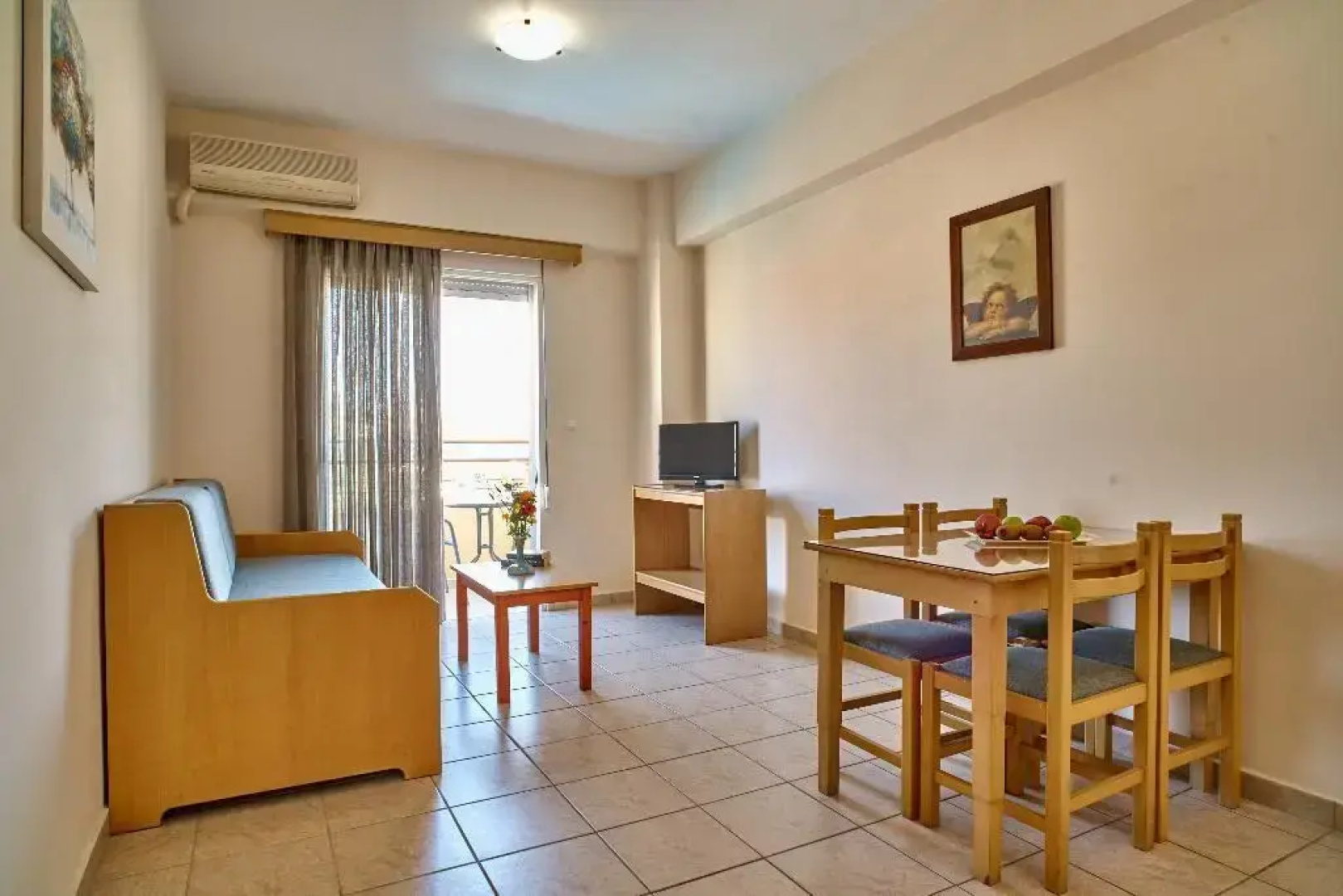 Veronica Hotel