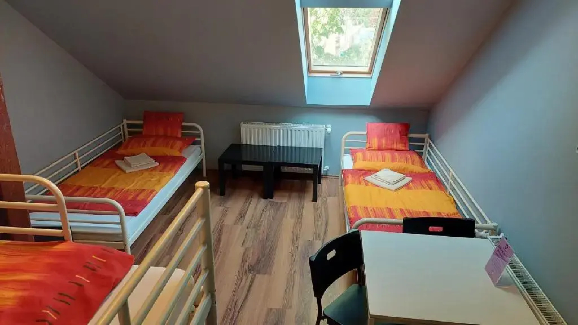 Vadgesztenye Youth Hostel