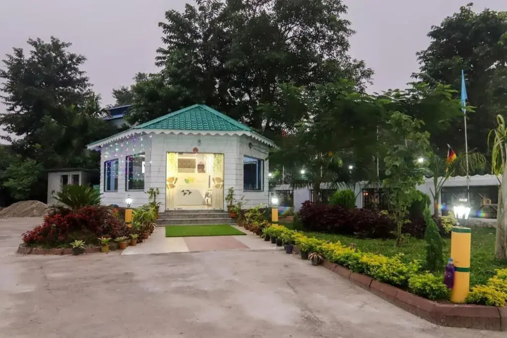 Resort Trimurti