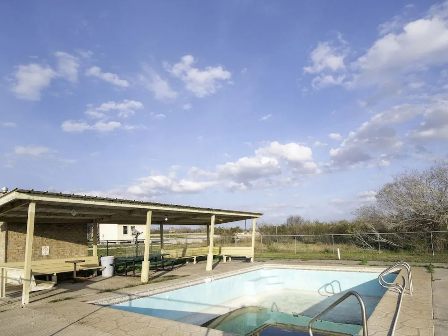 OYO Hotel Three Rivers TX Hwy 72