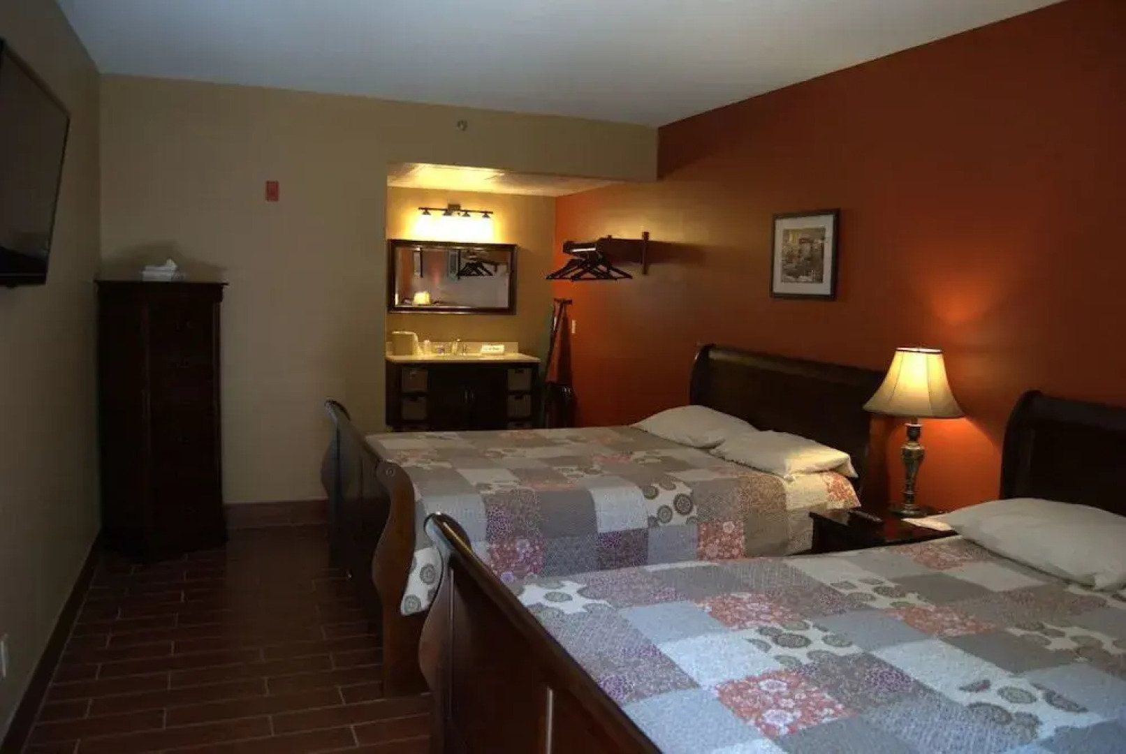 Put in Bay Victory Station Hotel