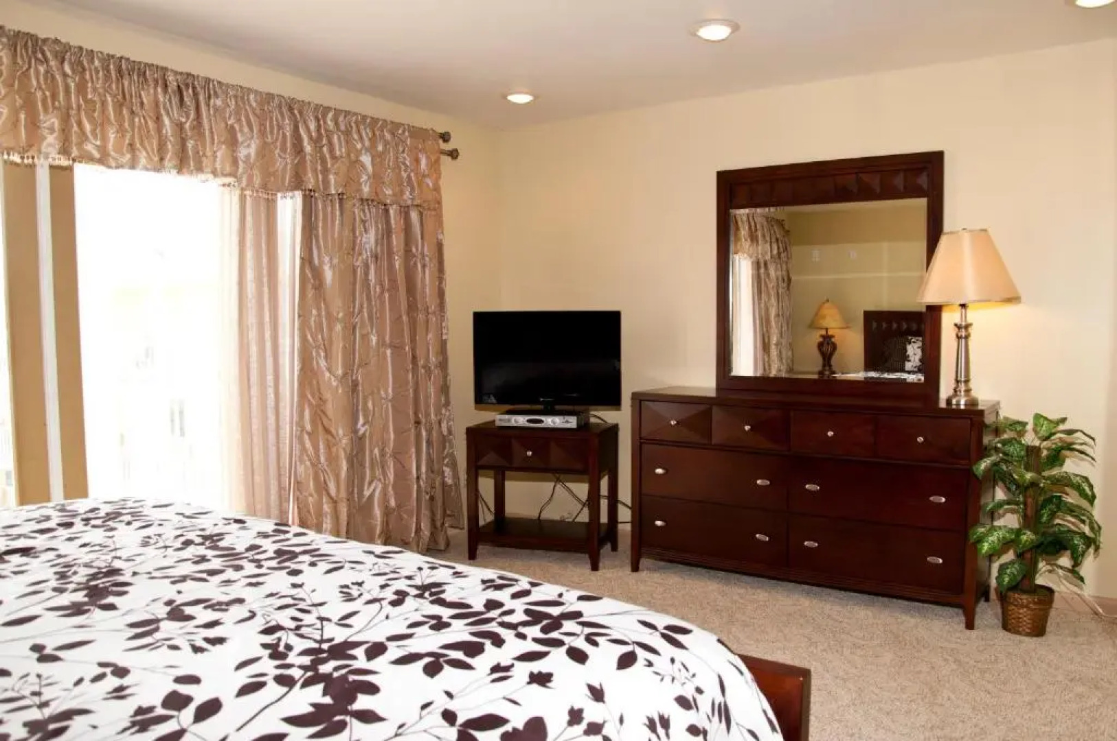 Coliseum Ocean Resort