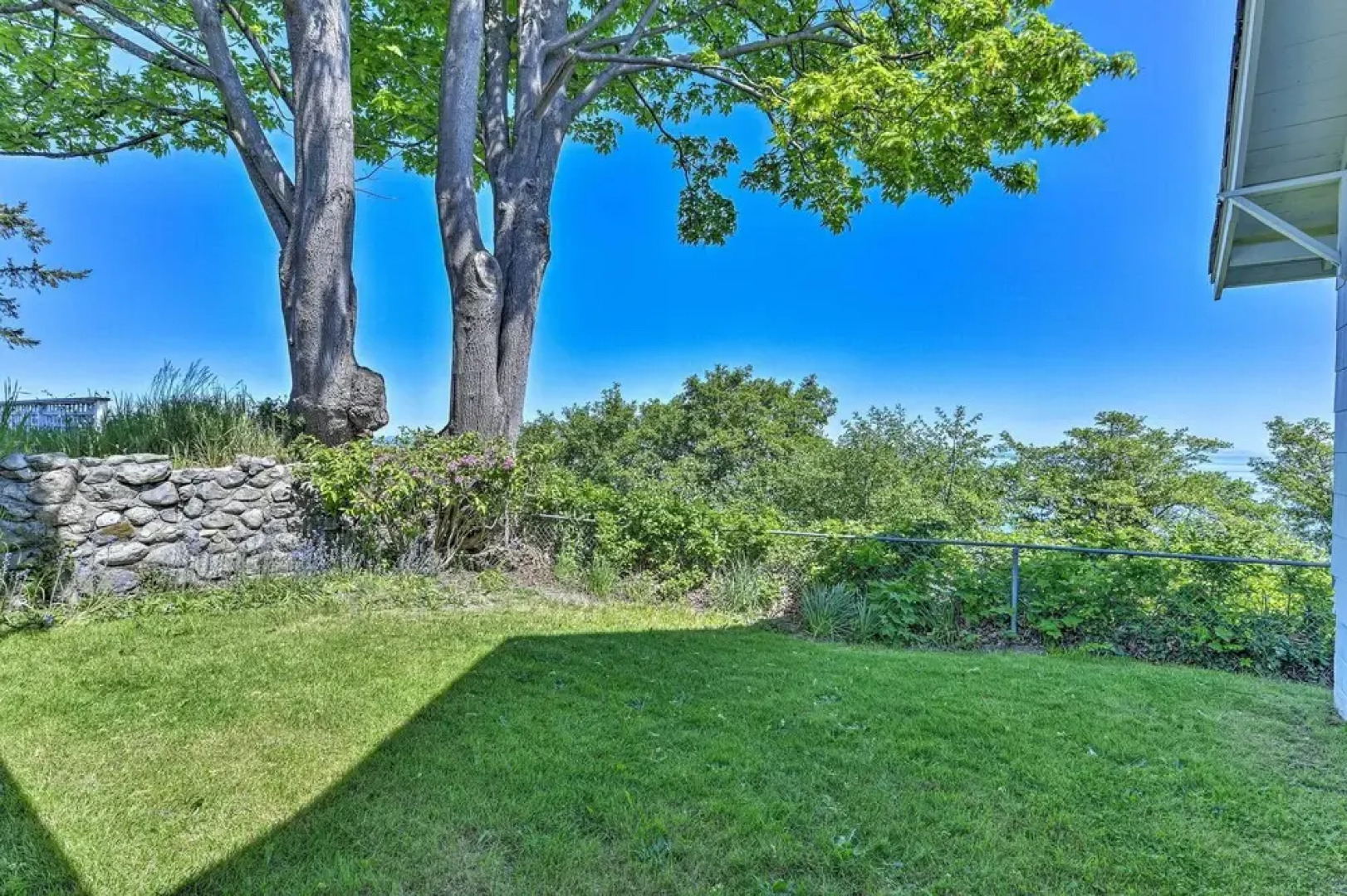 Waterfront Home ~ 6 Mi to Olympic National Park!