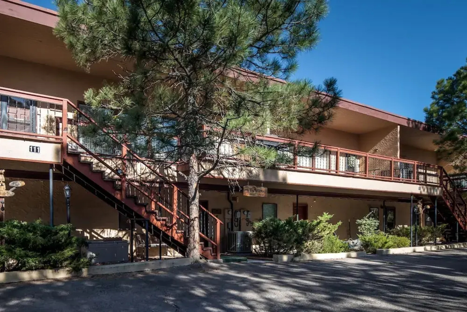 MOOSE3 - Three Bedroom Townhome