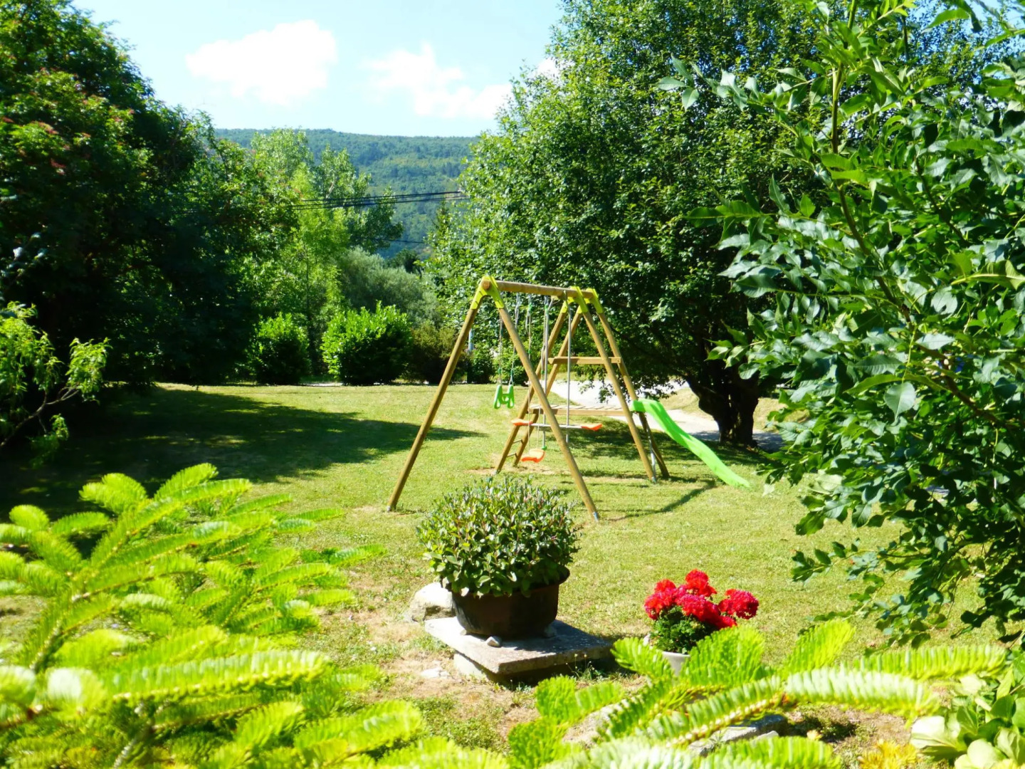 Great Detached House Near Die With Magnificent View and Beautiful Garden