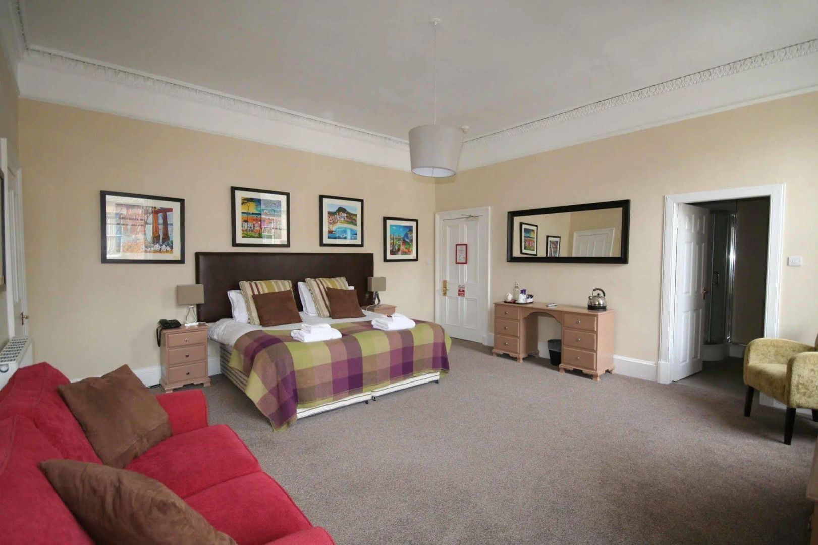 No.12 Hotel & Bistro