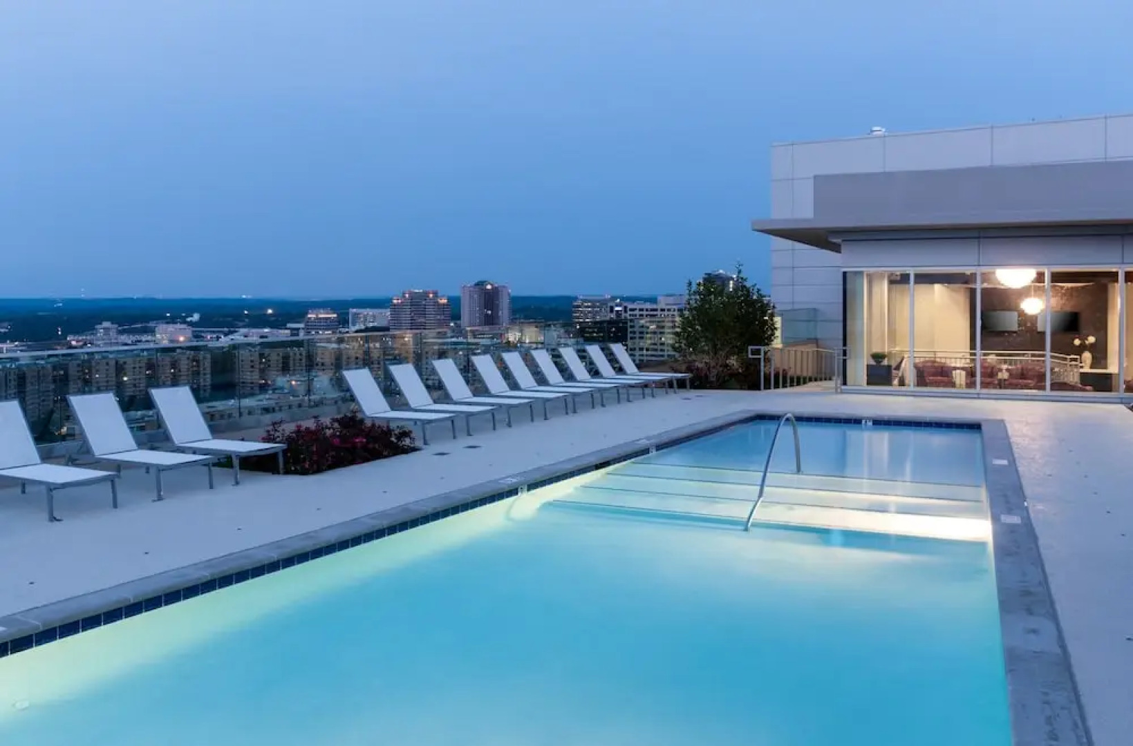 Global Luxury Suites at Spring Hill