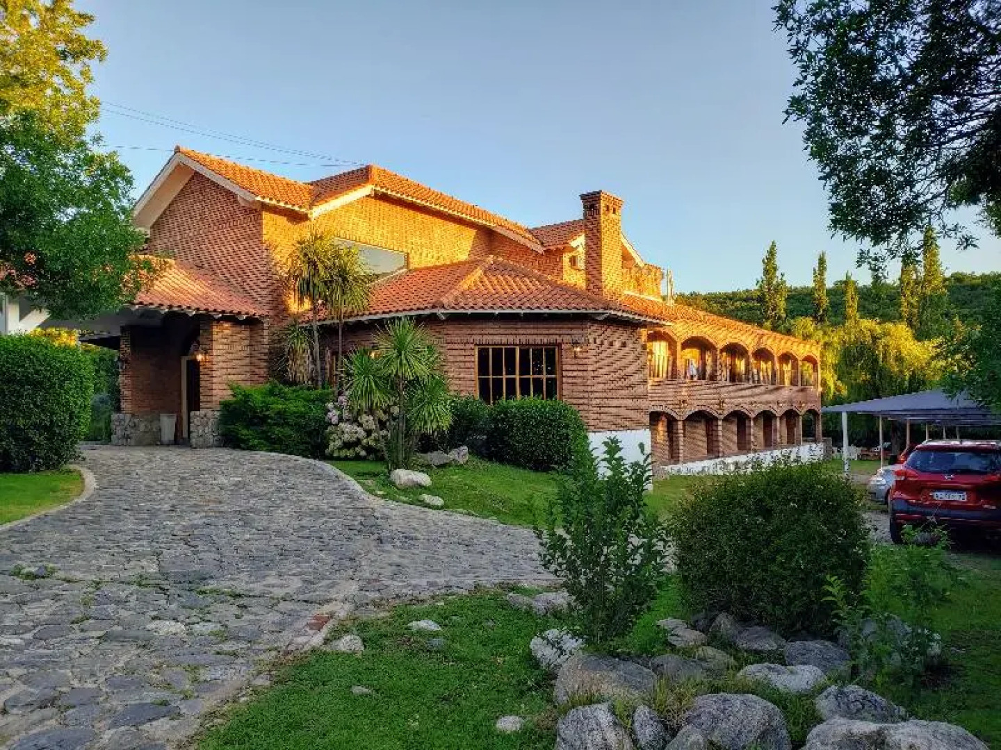La Barraca Hotel & Resort