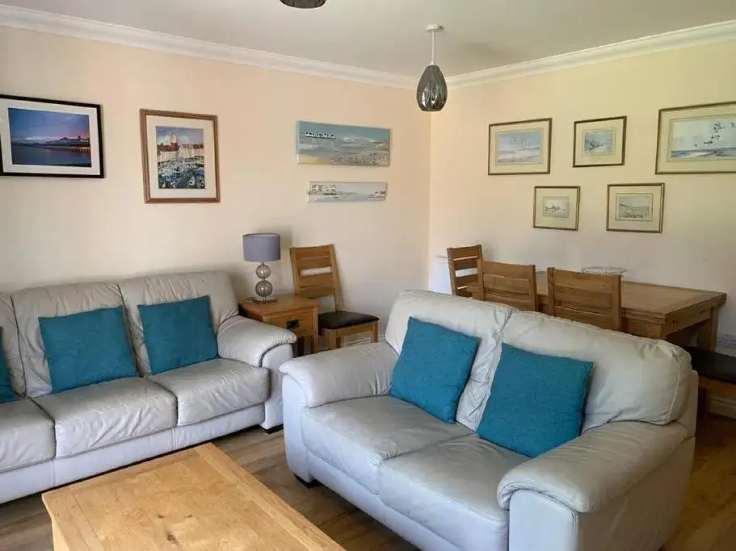 Cheerful 3 Bedroom Home Close To Beach And High St