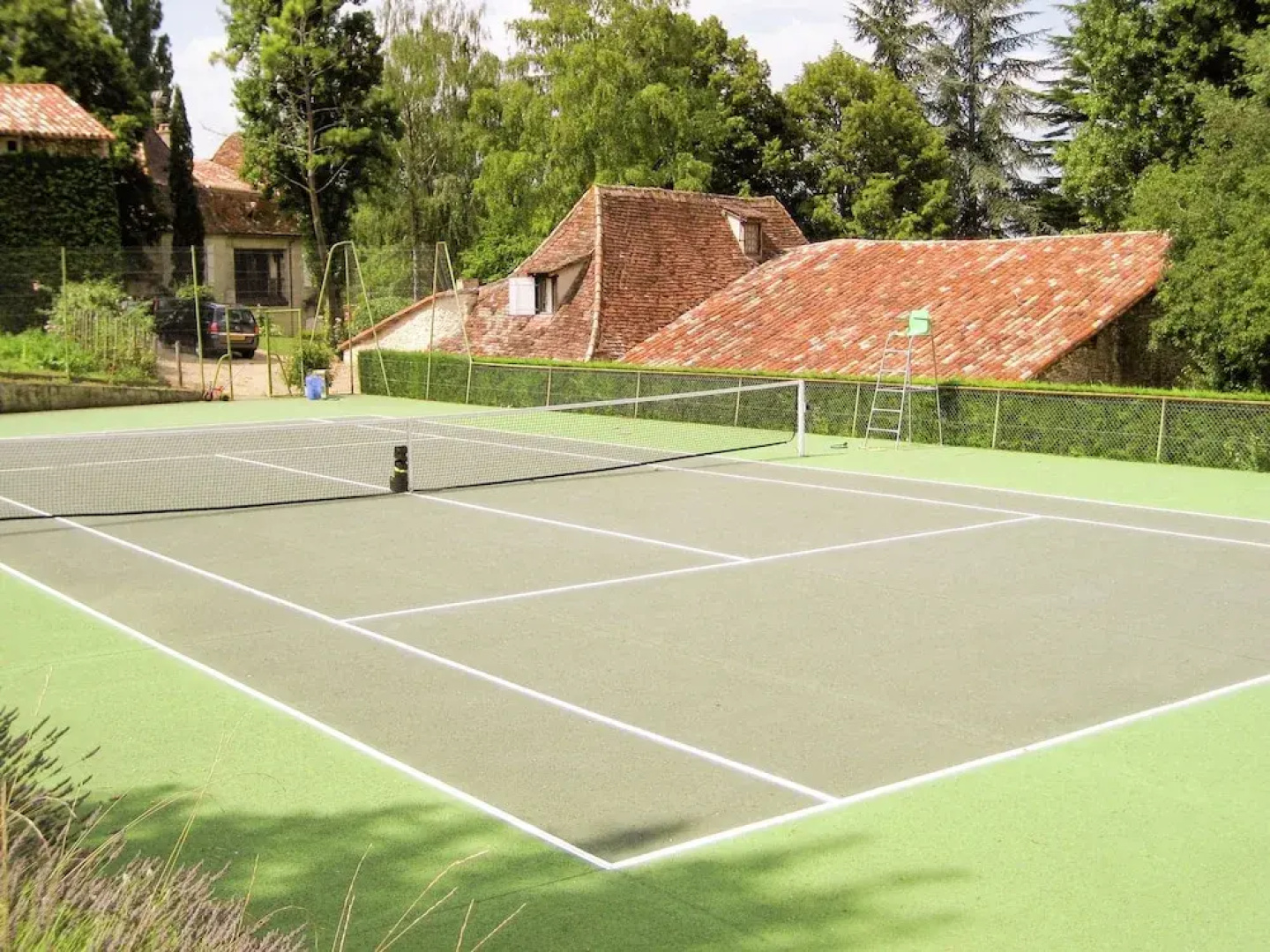 Ritzy Mansion in Sourzac With Tennis Court, Pool & Gym