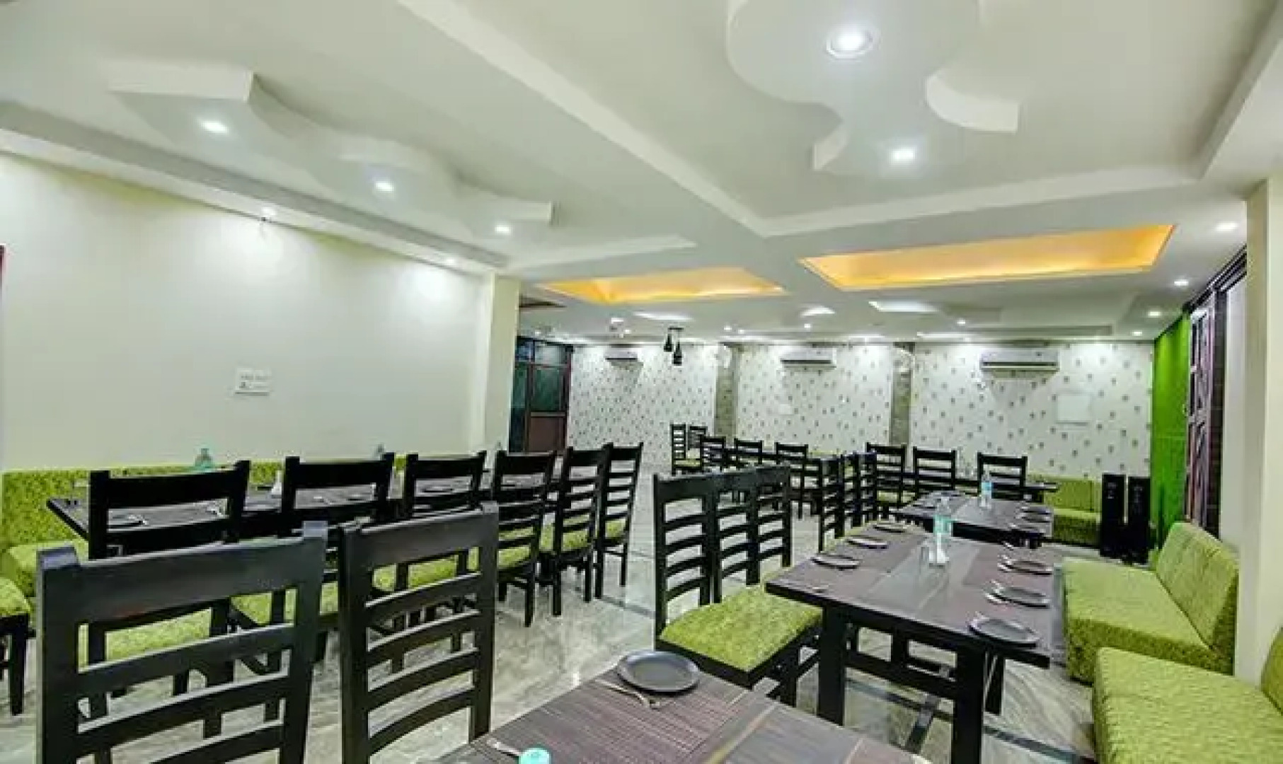 FabExpress Vistara Grand