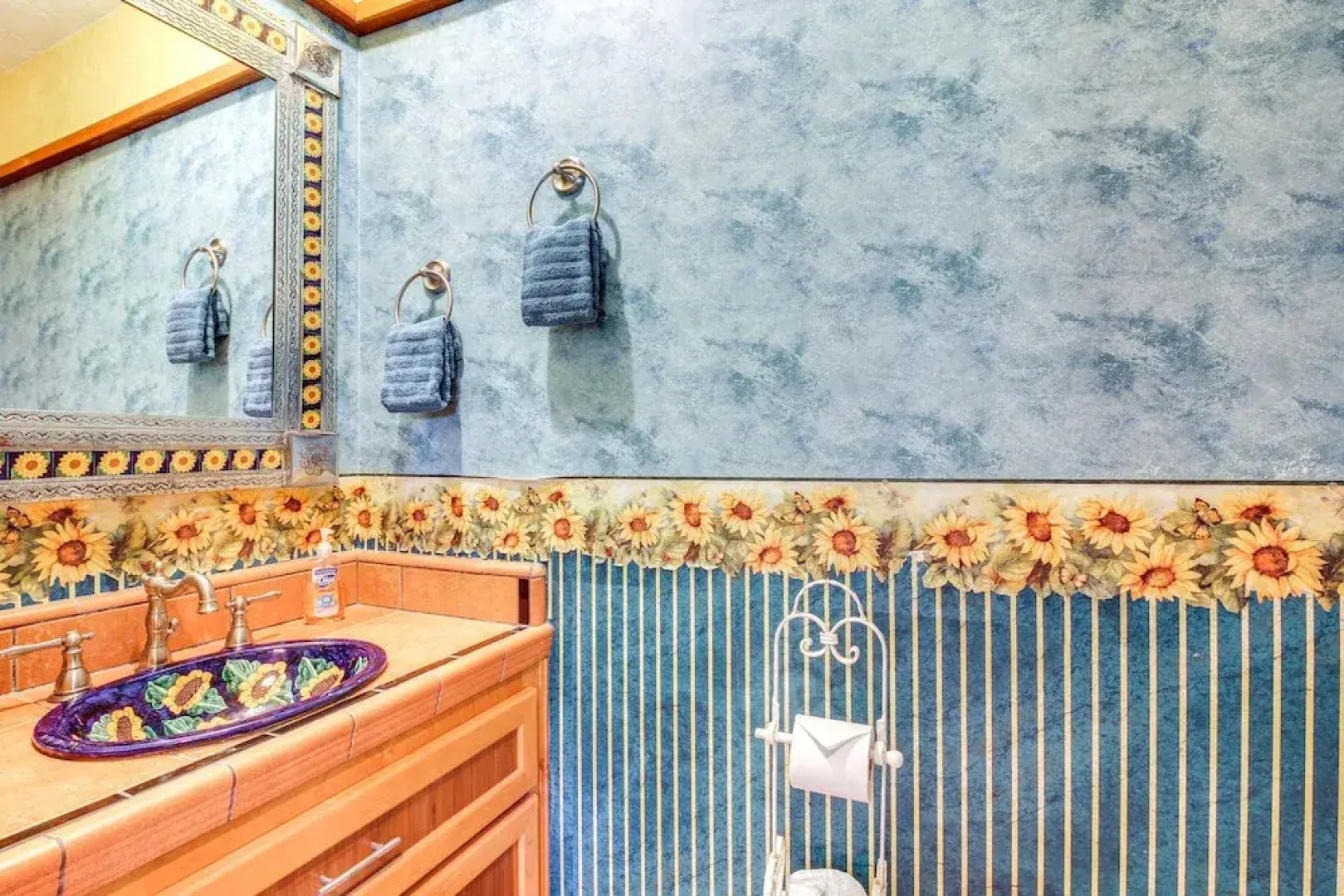 Enchanting Coos Bay Sanctuary w/ Lush Views!