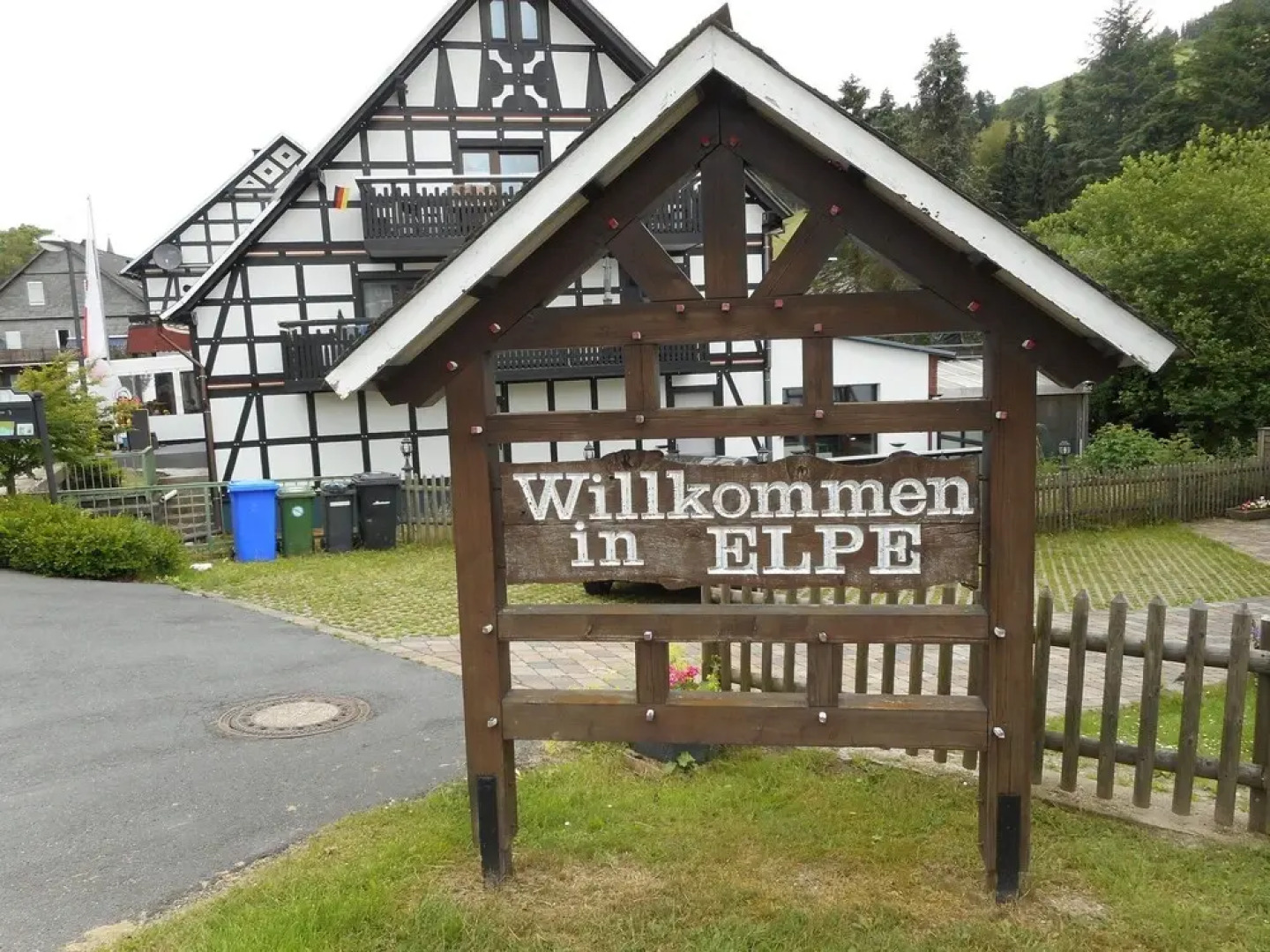 Apartment in Elpe With Balcony, Garden Furniture, Heating