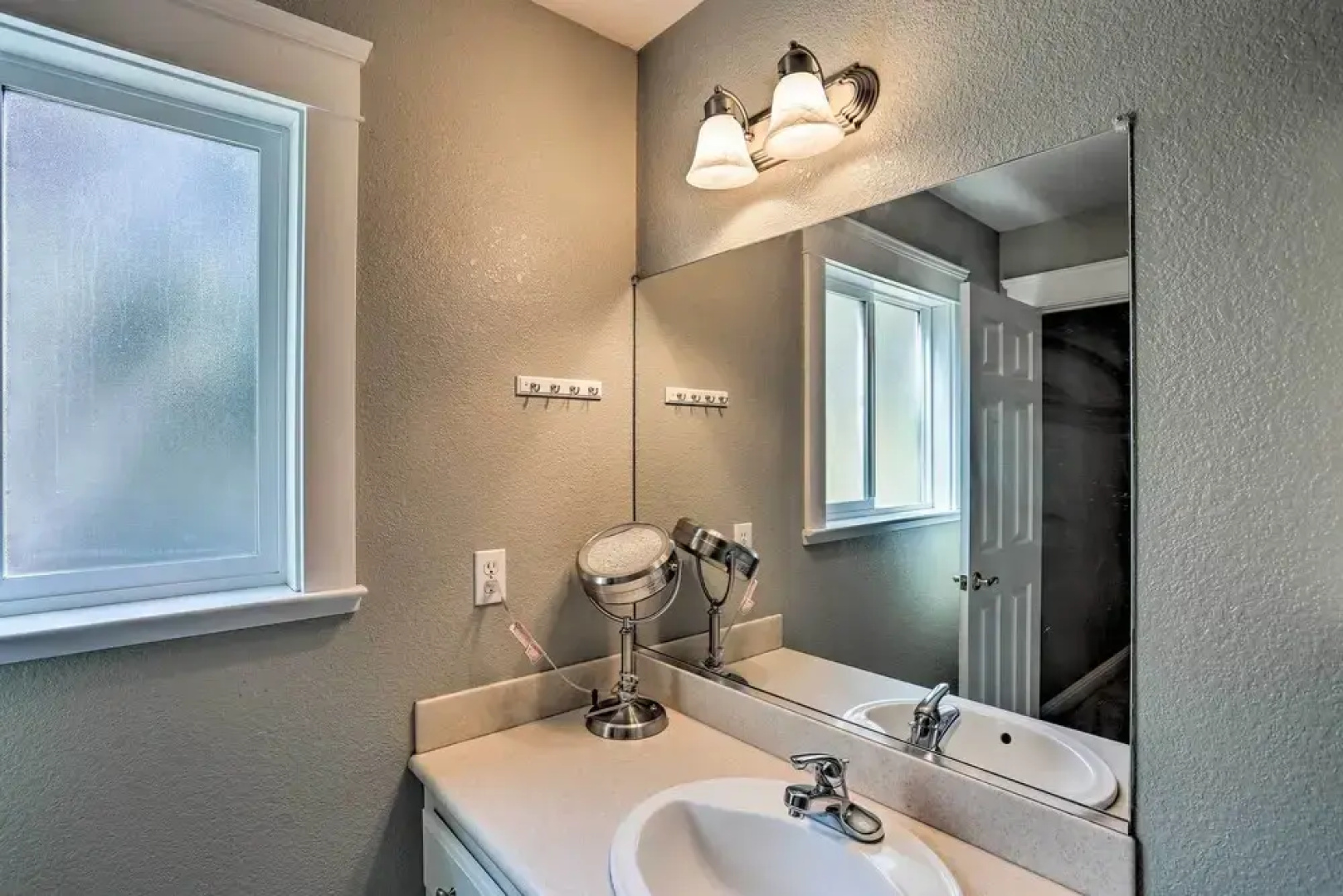Spacious Downtown Chico Home ~ Half Mile to Csu!