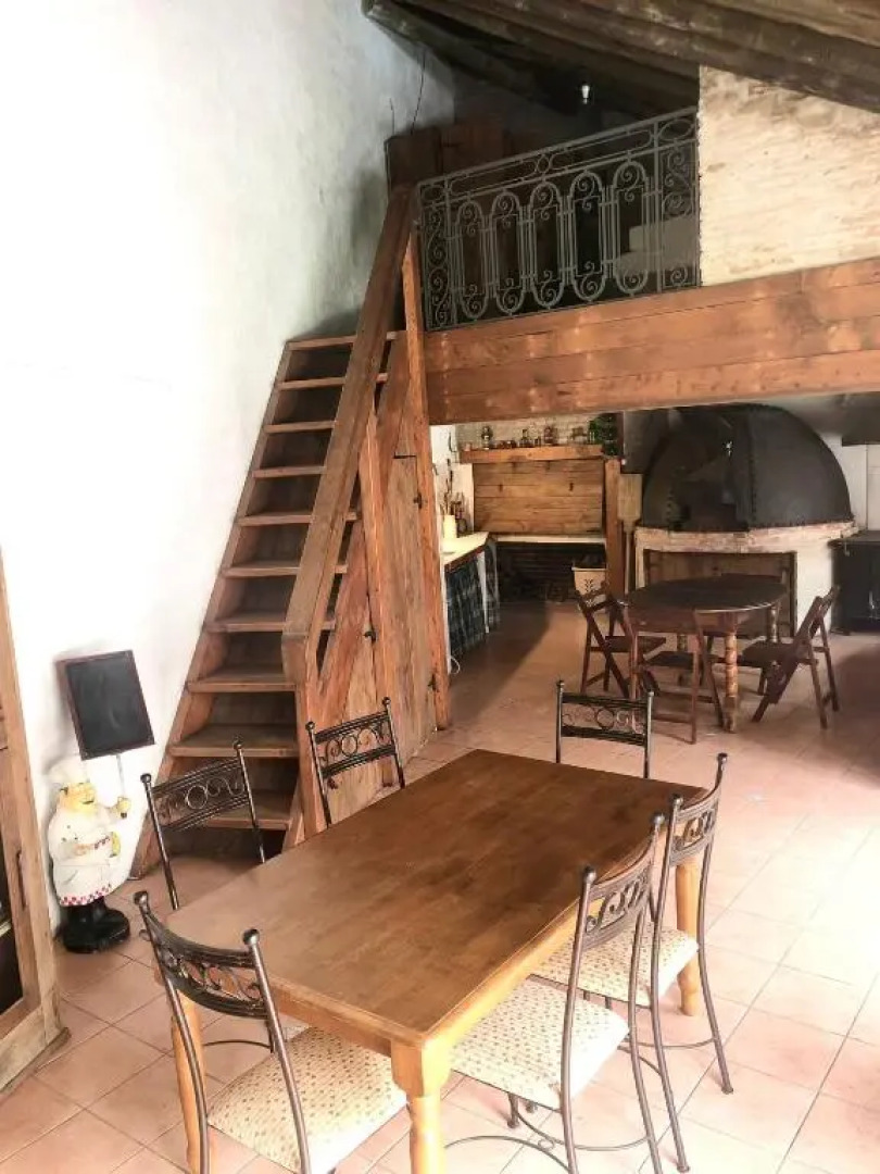 Amplia casa con piscina en Pinares