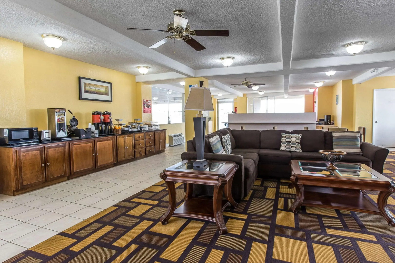 Econo Lodge Byron near Historic District - Warner Robins