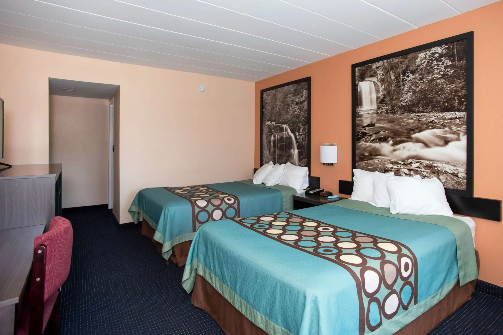 Super 8 by Wyndham Black Mountain