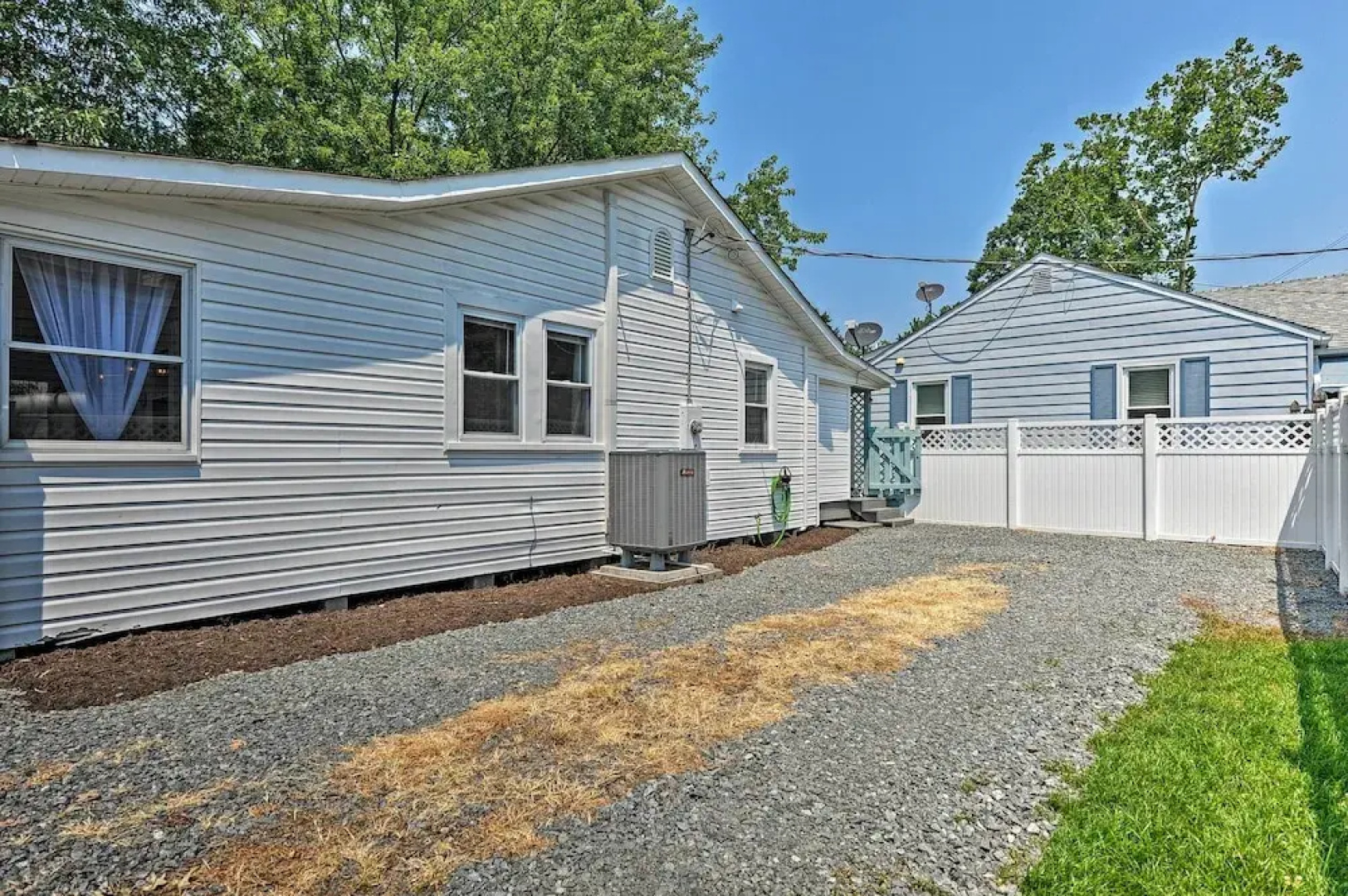 'the Blue Crab Cottage' - 3 Blocks From The Beach!