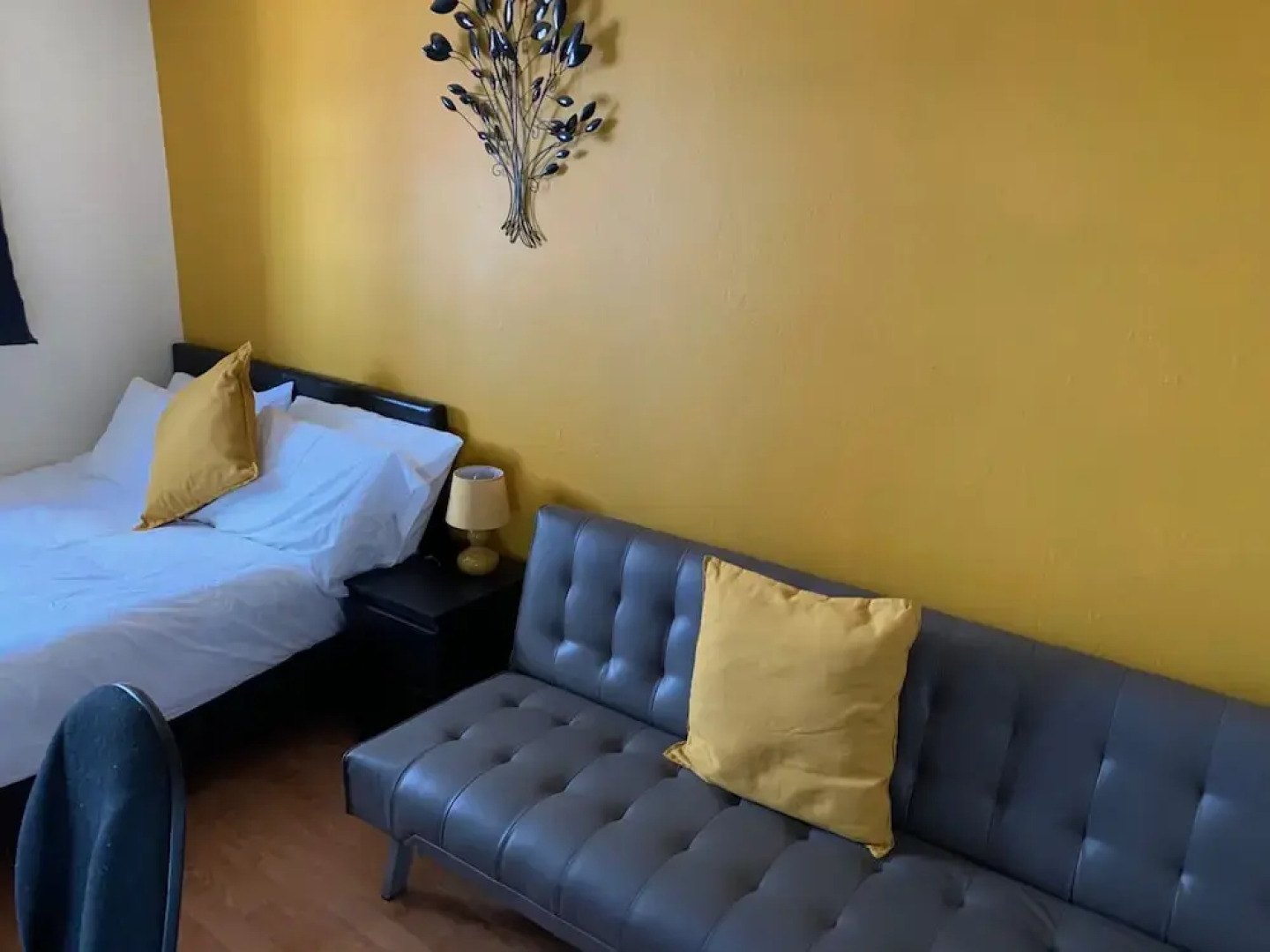 New Cross Mews 4 Bedroom 2 Bathrooms Fast Wifi Parking Sleeps up to 12