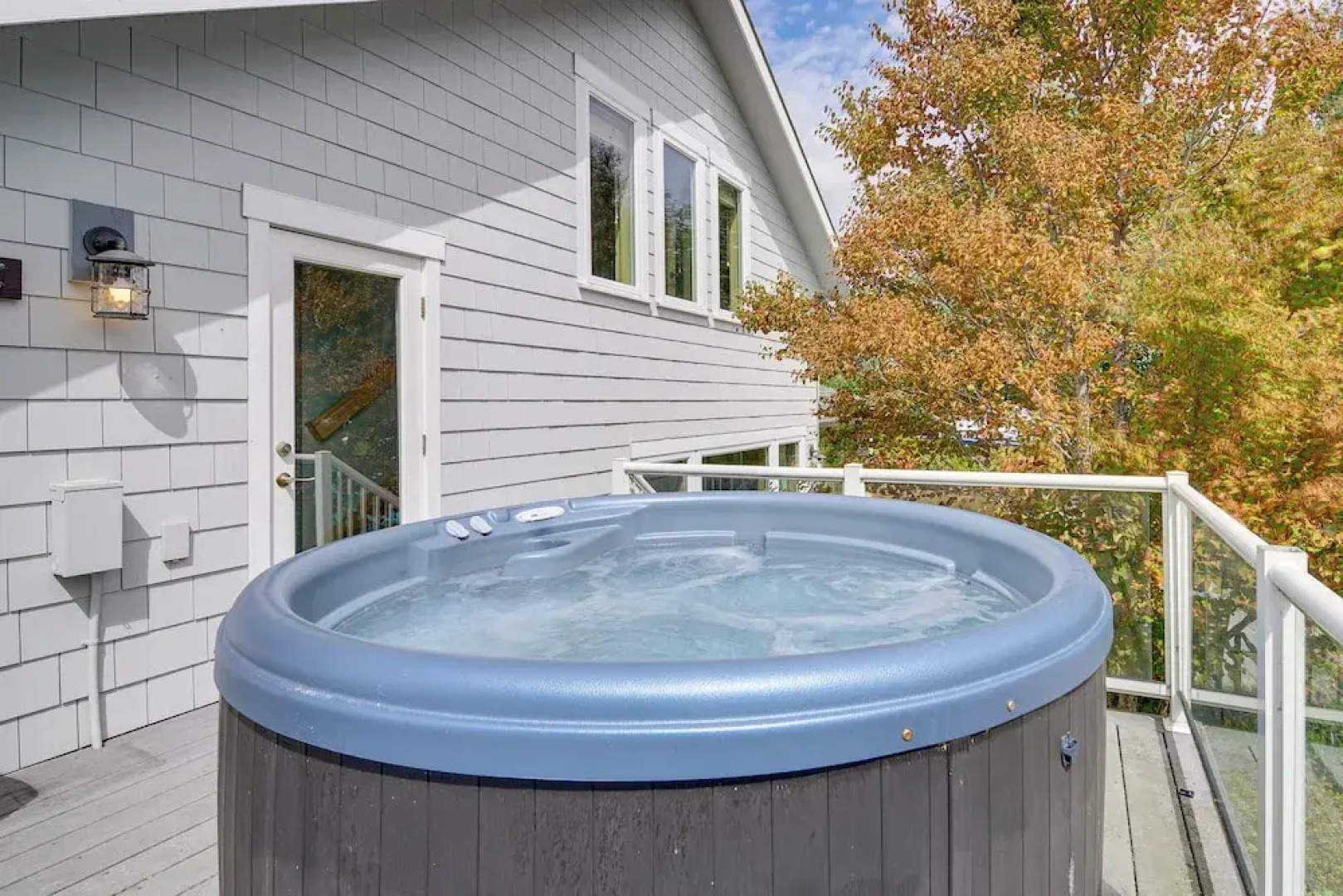 Steps to Beach: Home w/ Hot Tub in Oak Harbor!
